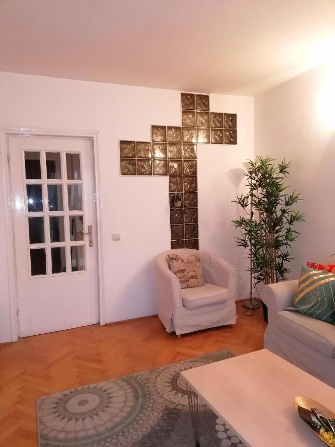 River View, In City Center Apartment Boekarest Buitenkant foto